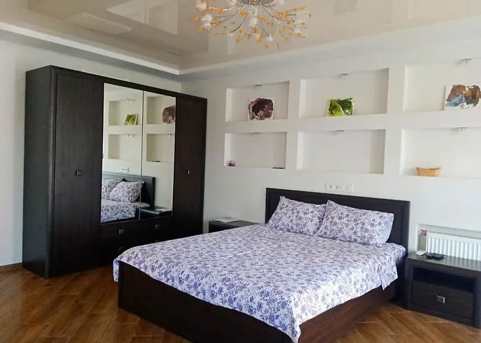 1-Room Studio Center