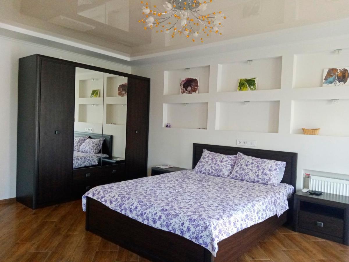 1-room Center Apartment Tscherkassy