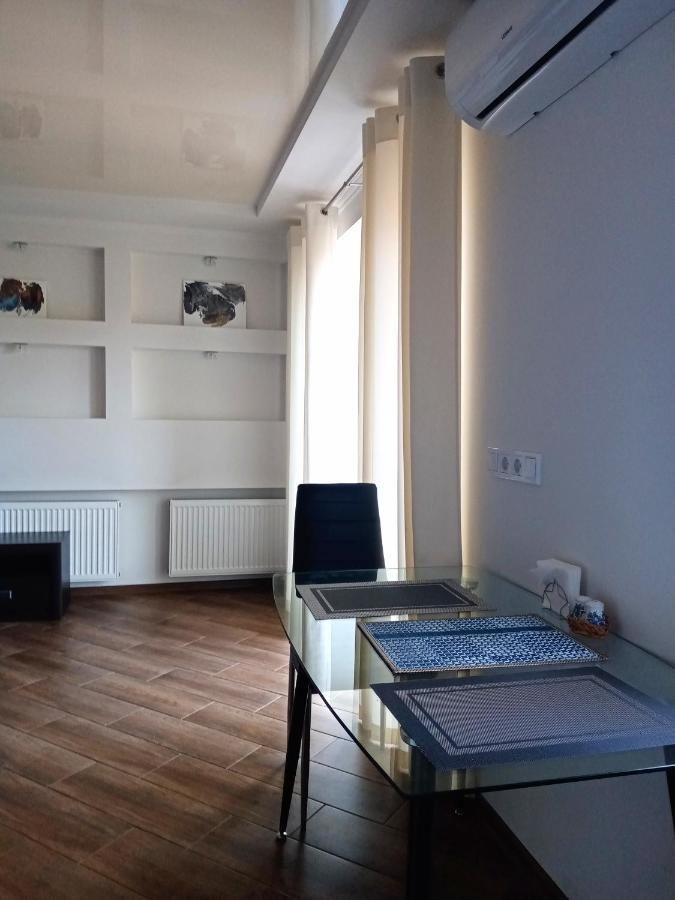 1-room Center Apartment Tscherkassy