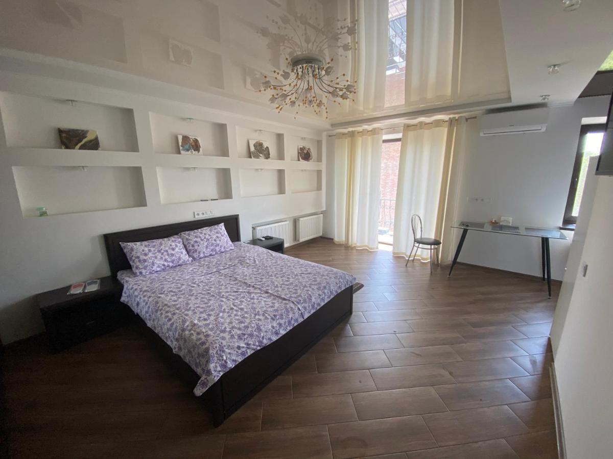 1-room Center Apartment Tscherkassy